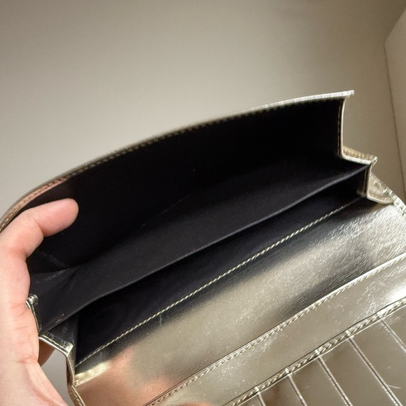 Metallic silver gucci wallet with unbranded chain - Picture 5 of 7